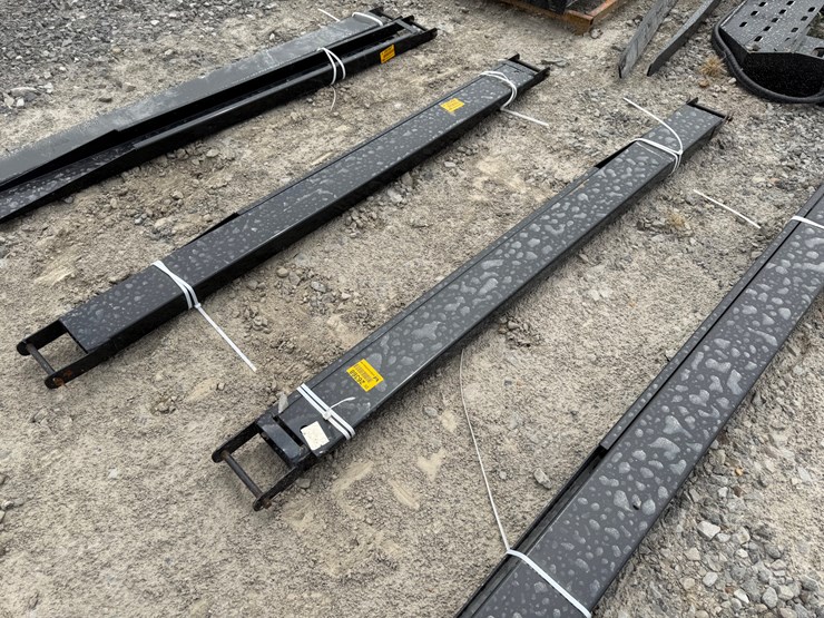 #2000-•-#26368-•-unused-giyi-7'-forklift-extension-forks-image-2