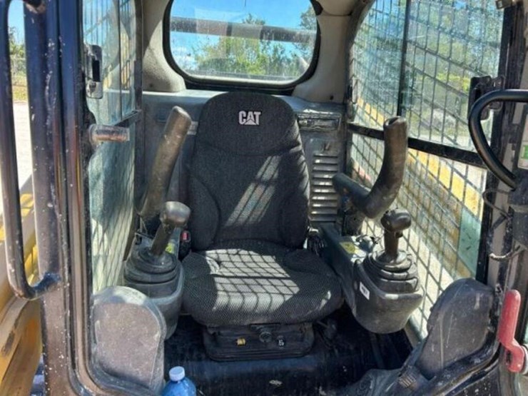 2014-caterpillar-259d2-multi-terrain-loader-cat025-image-16