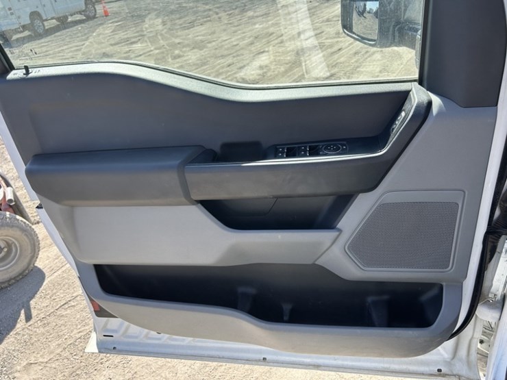2023-ford-f250-xl-image-20