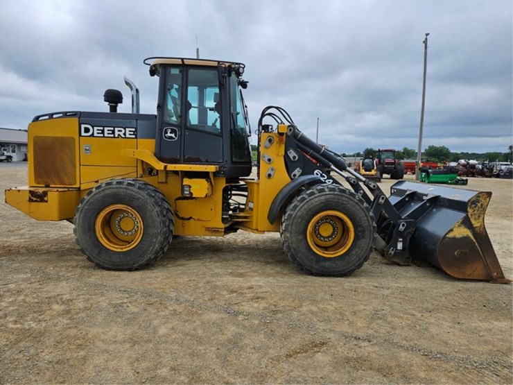 2012-deere-624k-image-6