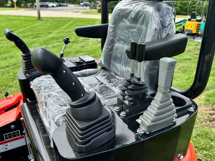 2025-industrial-nt18k-mini-excavator-...-unused...-brand-new-battery-installed-image-13