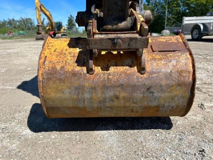2015-deere-17g-image-45