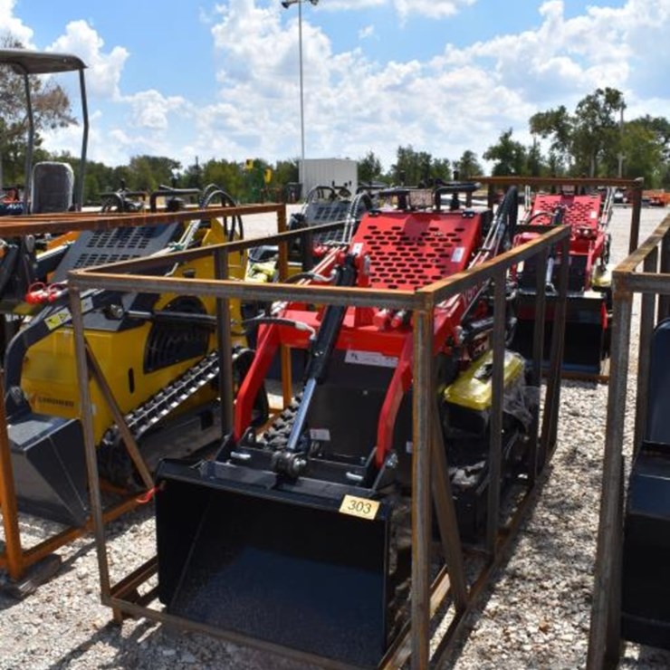 AGT YSRT14 MINI SKID STEER (SERIAL # YSRT142025L062704) (K)