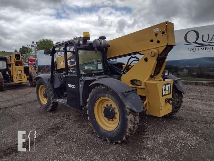 2013-caterpillar-tl642c-image-31