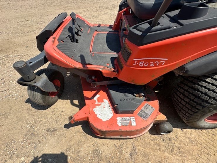 kubota-zd326-image-17