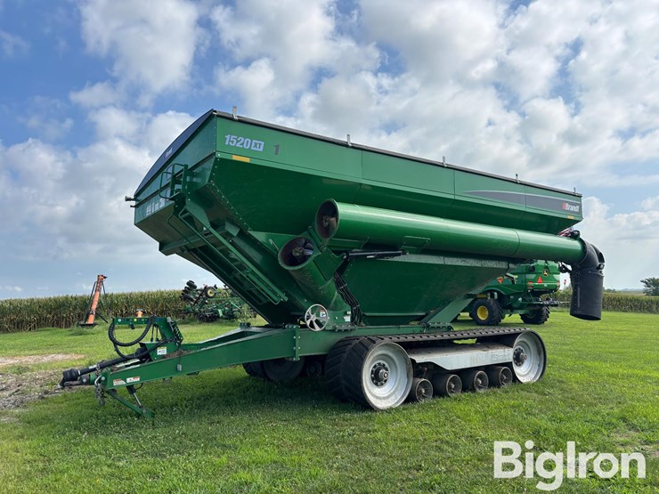 2022-brandt-1520xt-grain-cart-image-1