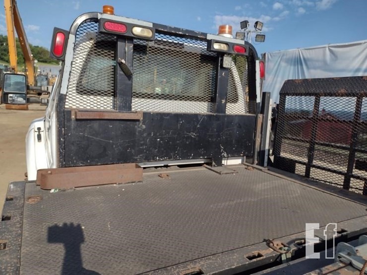 2013-ford-f650-xlt-image-26