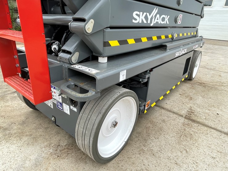 #124-•-2025-skyjack-sj3226e-scissors-lift-image-32