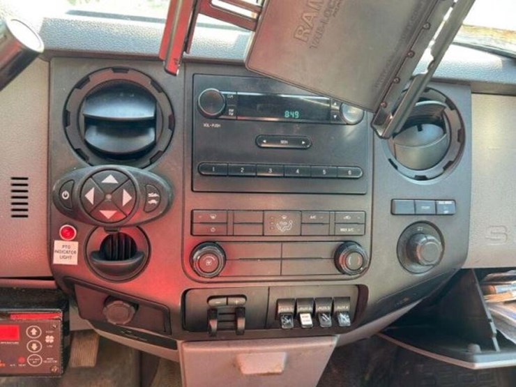 2011-ford-f550-xl-image-14