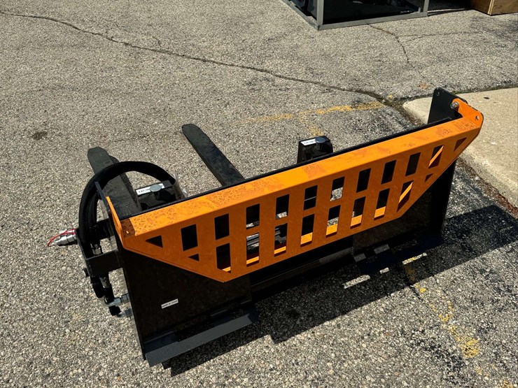 wolverine-pfa-11-3300g-hydraulic-adjustable-skid-steer-pallet-fork-attachment-image-5