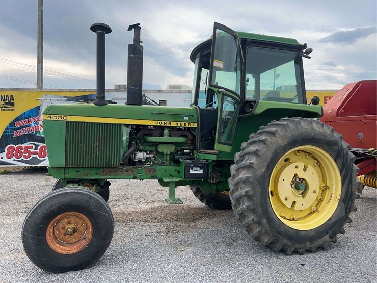 john-deere-4430-image-21