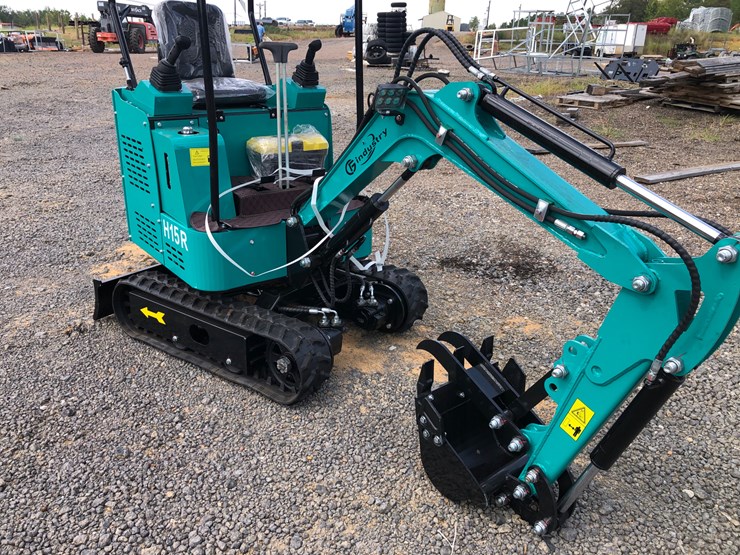 #75-•-cfg-h15r-mini-excavator-image-2