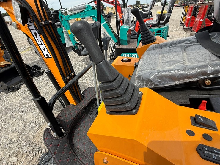#220-•-#26538-•-unused-vicsec-vc15-mini-excavator-15j2507209-image-31