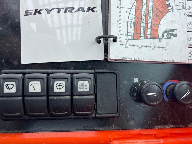 sky-trak-6042-image-14