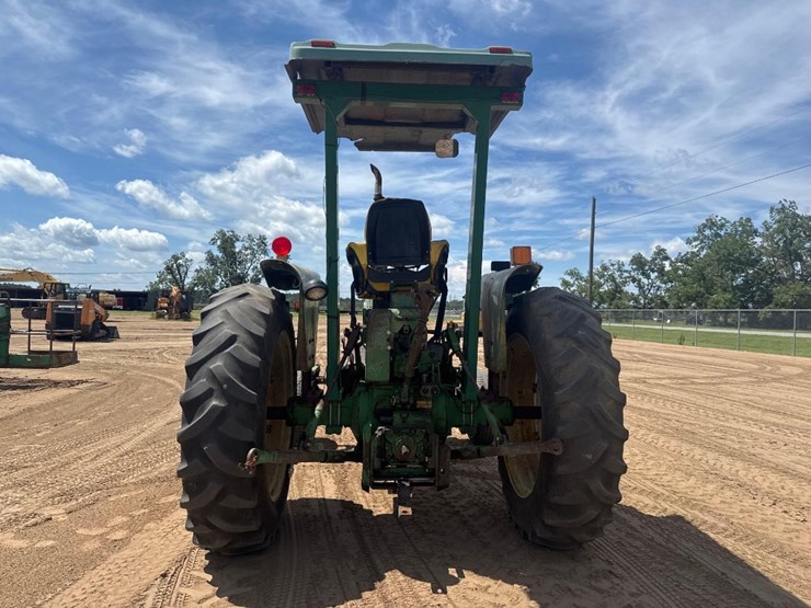 john-deere-3020-image-6