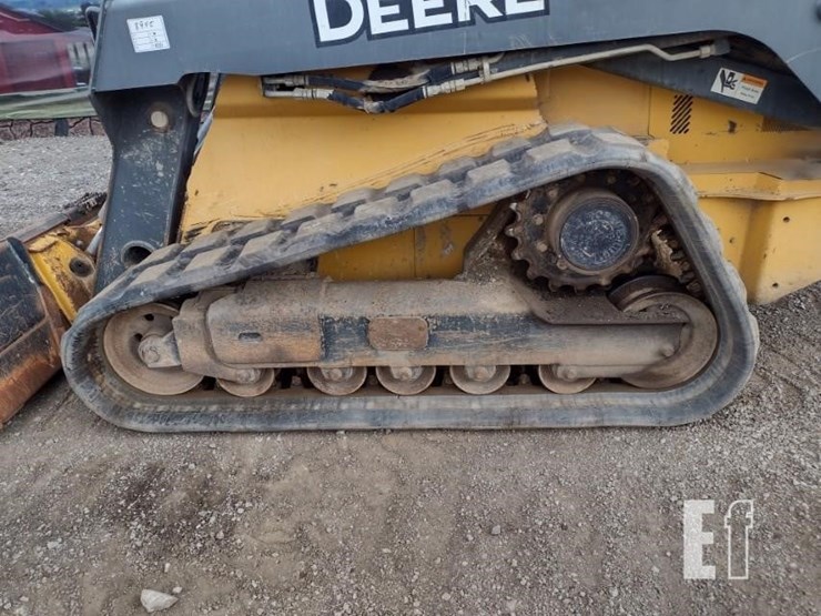 2015-deere-329e-image-19