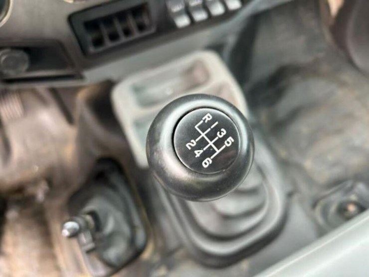 2013-ford-f750-xl-image-16