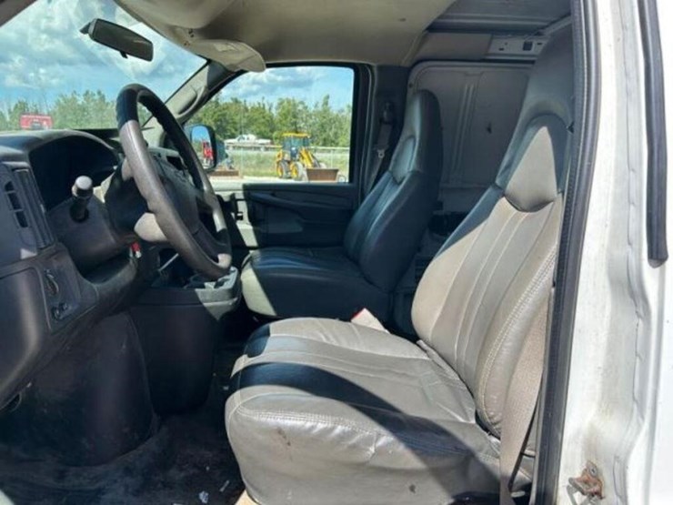 2007-chevrolet-express-2500-image-15