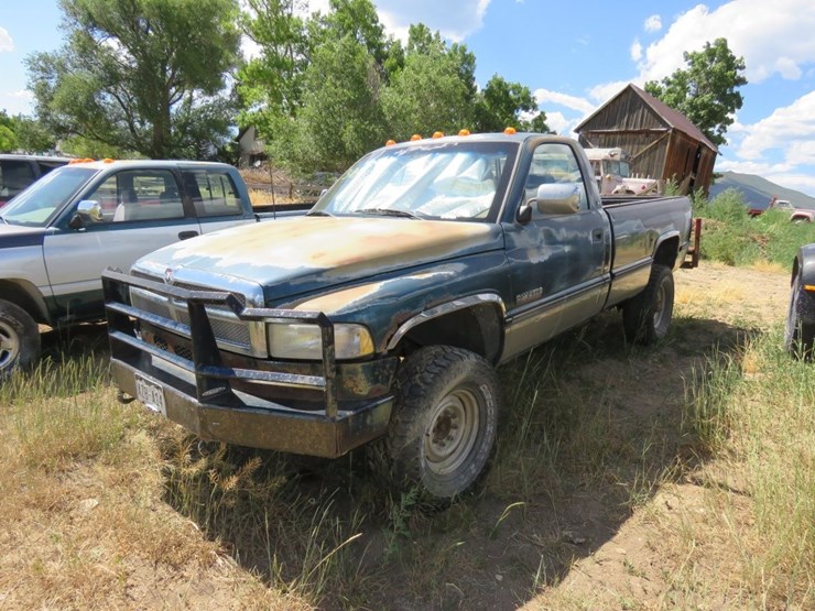 1995-dodge-w2500-laramie-slt-cummins-4x4-pickup-image-15