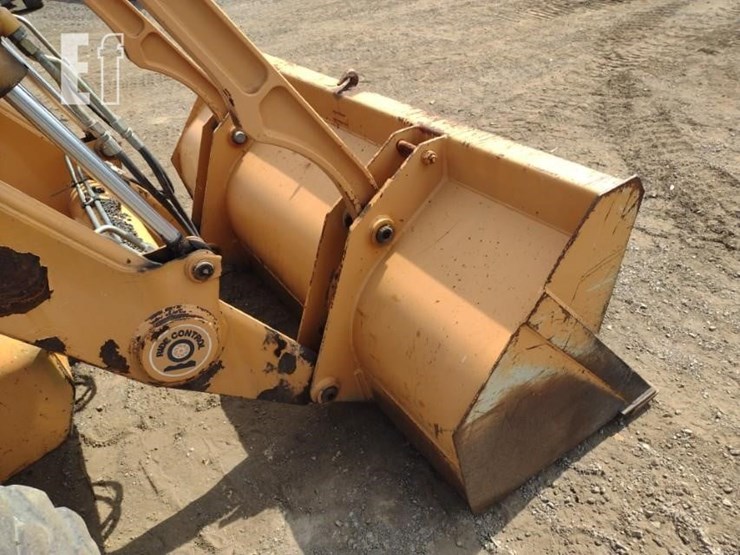 2003-case-580m-image-19
