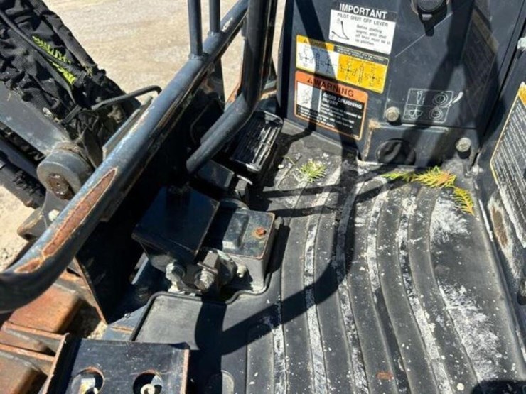 2015-deere-17g-image-19