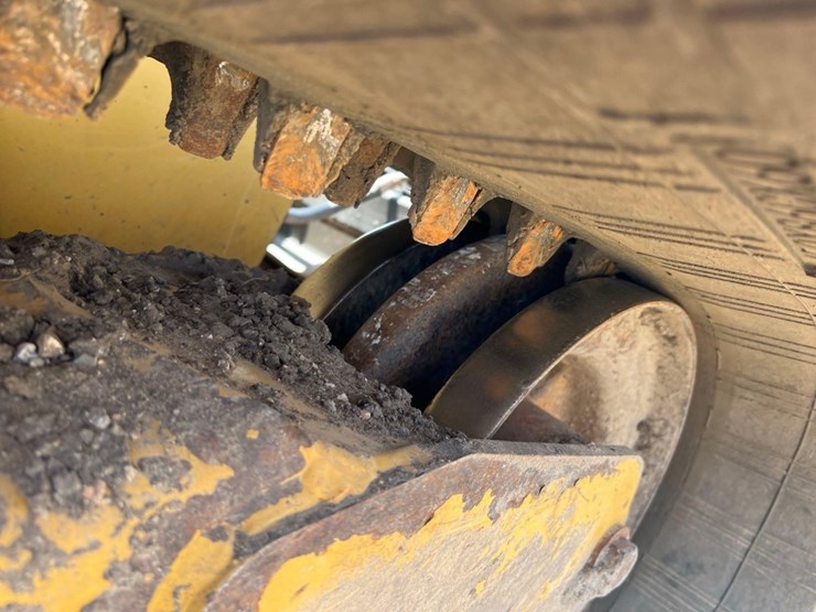 2020-caterpillar-299d3-image-15