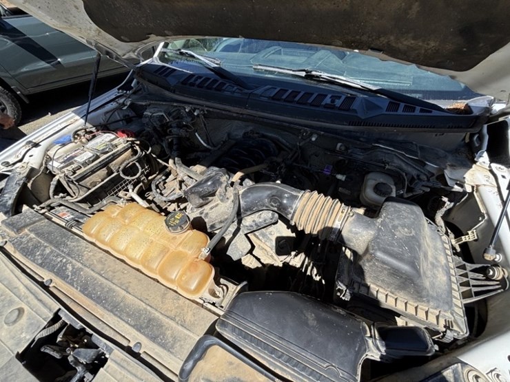 2016-ford-f150-xlt-image-14