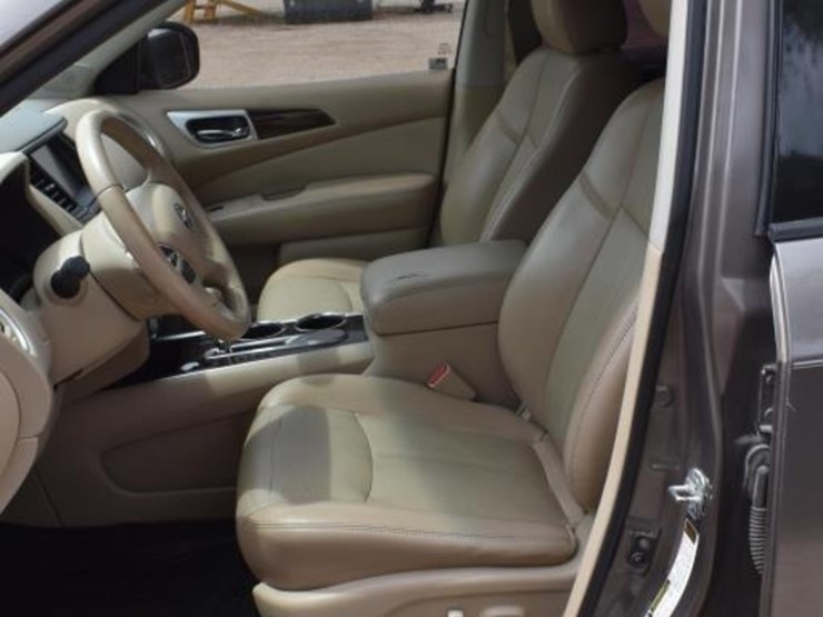 2014-nissan-pathfinder-sl-image-5