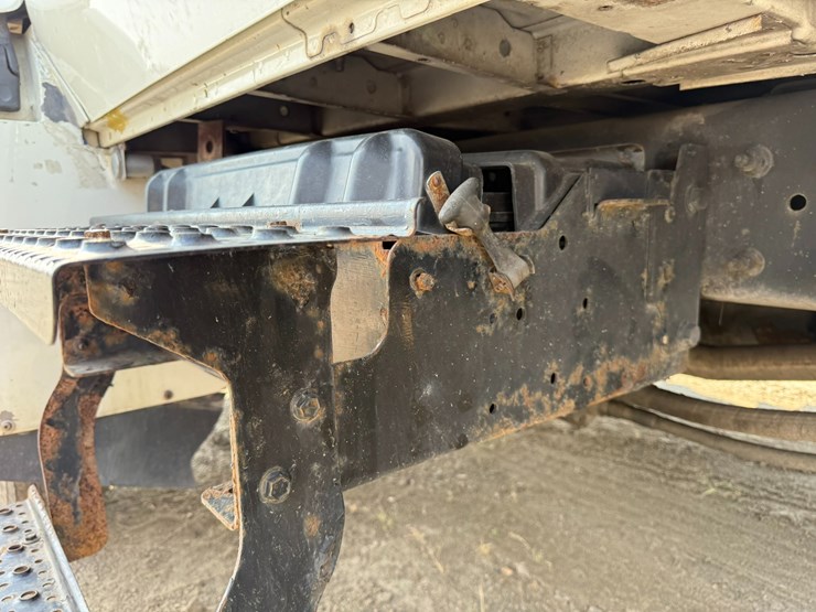 2005-international-durastar-4300-image-54