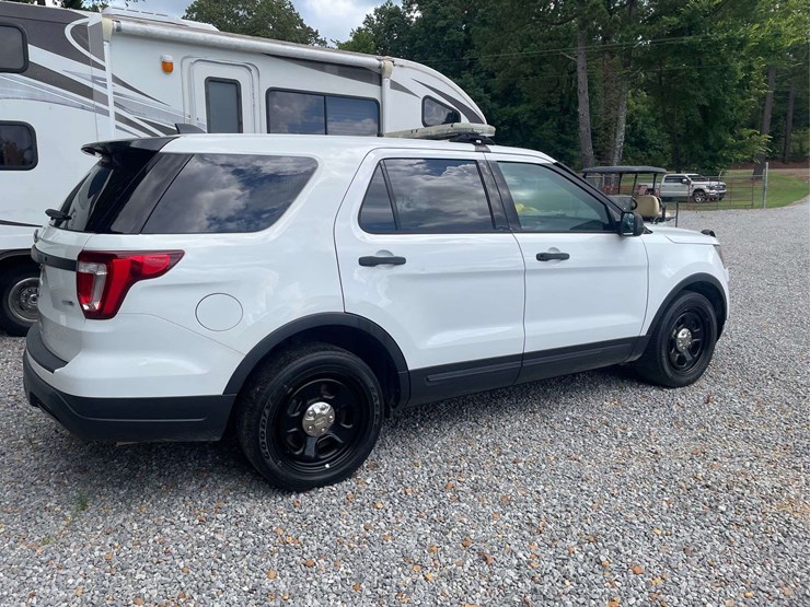 2018-ford-explorer-image-6