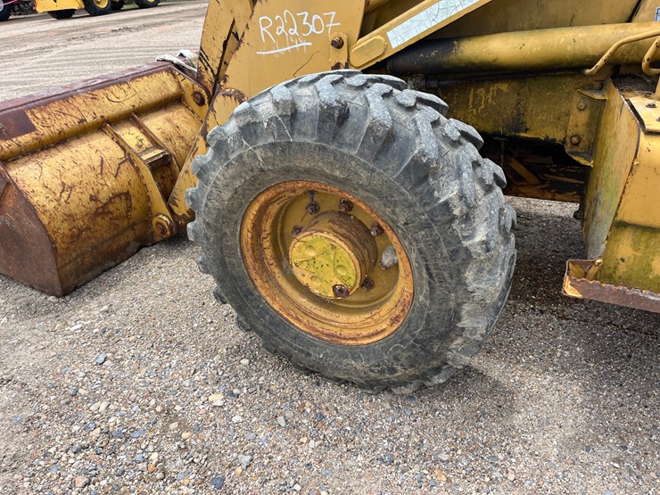 caterpillar-416d-image-8