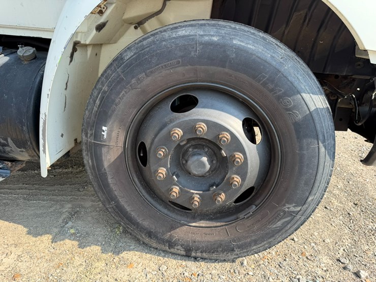 2005-international-durastar-4300-image-70