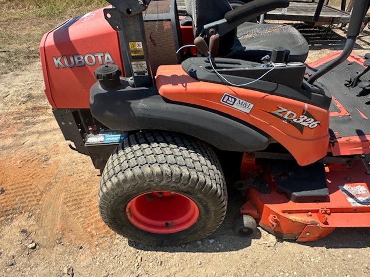 kubota-zd326-image-26