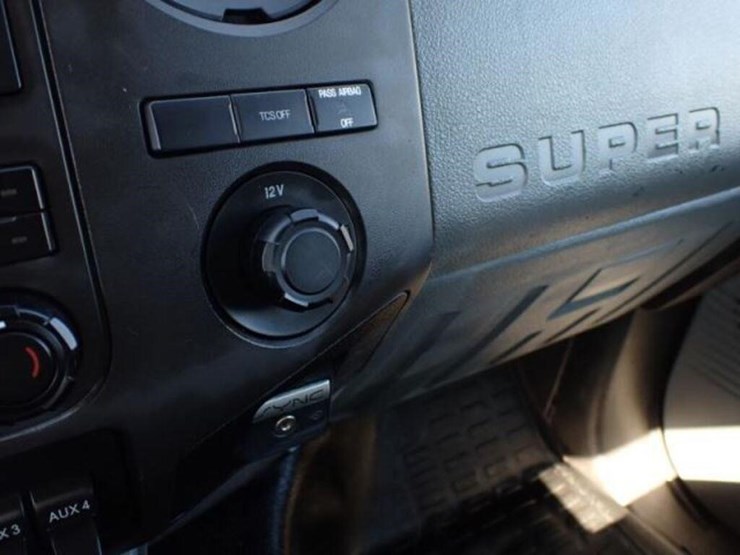 2016-ford-f550-xl-image-17
