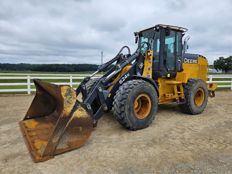2012-deere-624k-image-1
