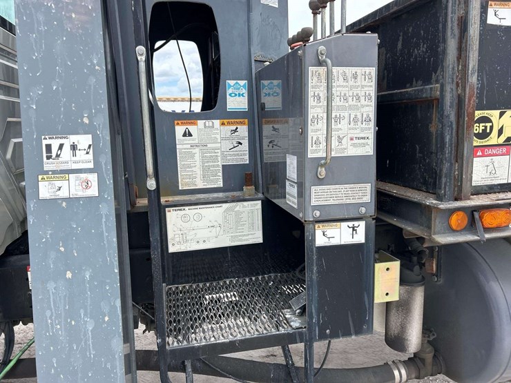 2014-international-durastar-4300-image-17