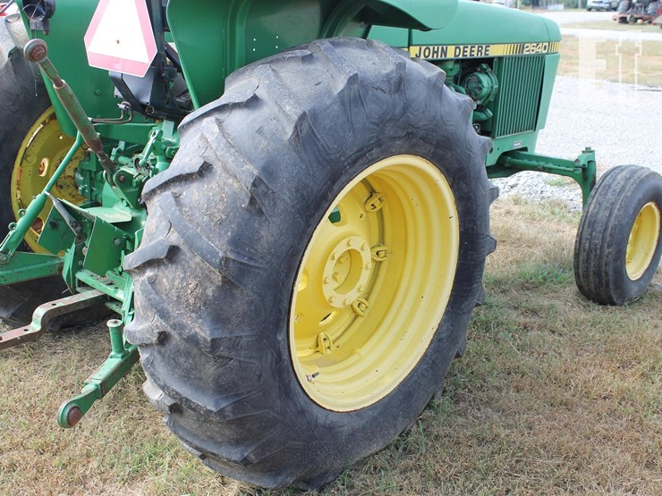john-deere-2640-image-7