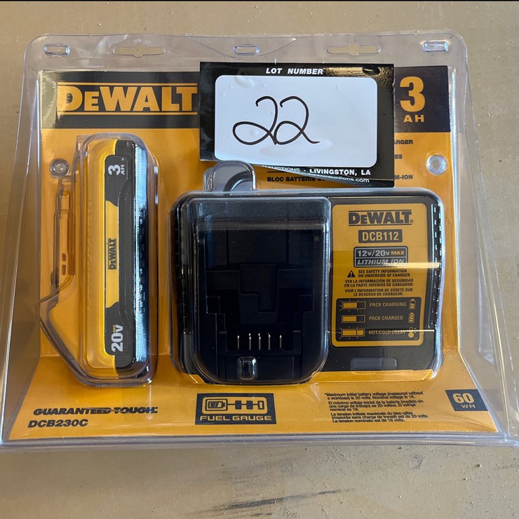 #22 • DEWALT STARTER KIT 20V BATTERY AND CHARGER