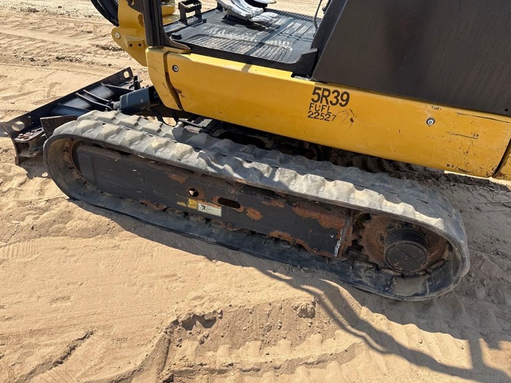 2018-caterpillar-301.7d-image-9