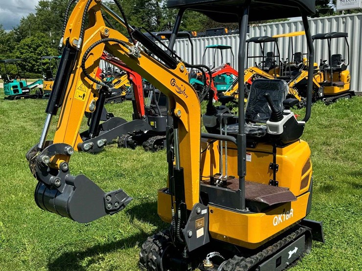 2025-cfg-industrial-qk18r-mini-excavator-...-unused-image-9
