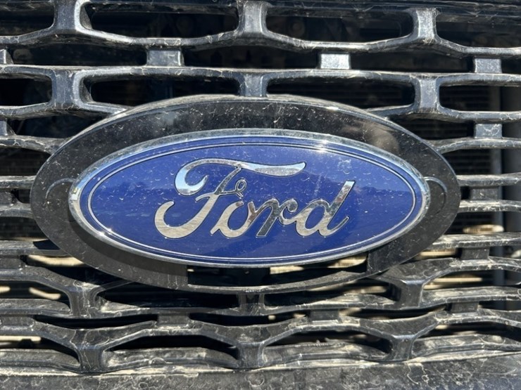 2022-ford-f150-xl-image-9