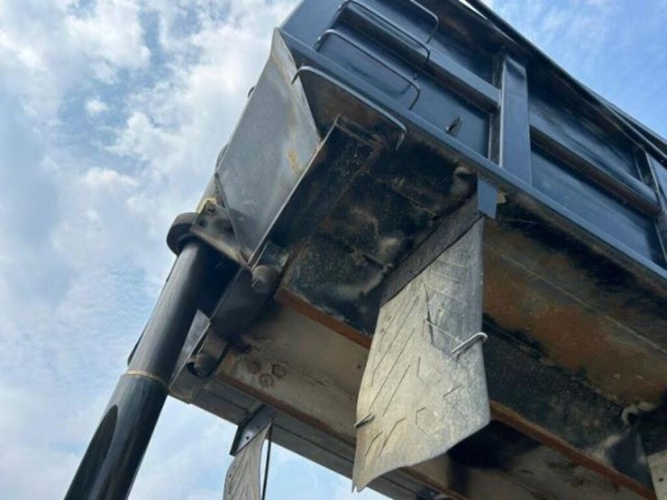 2005-volvo-tri/a-dump-truck-4v5k99gh55n391882-image-46