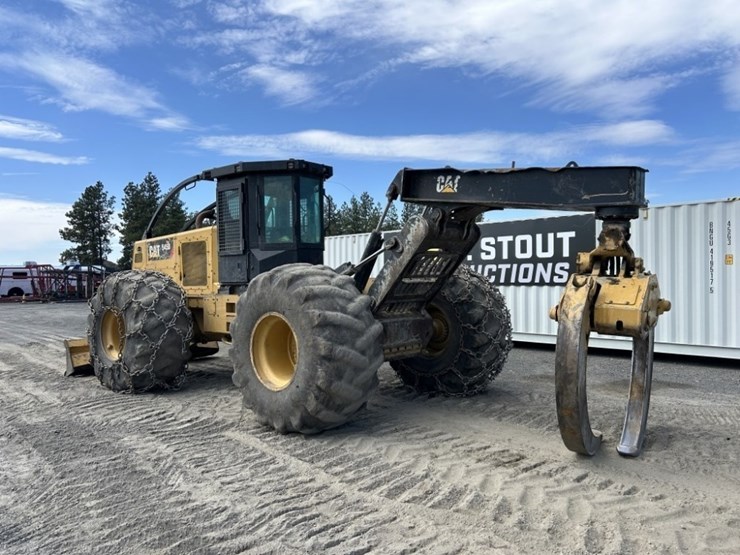 2016-caterpillar-545d-image-3