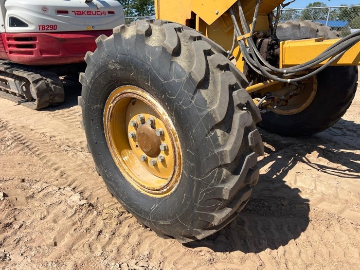 caterpillar-140m-image-33