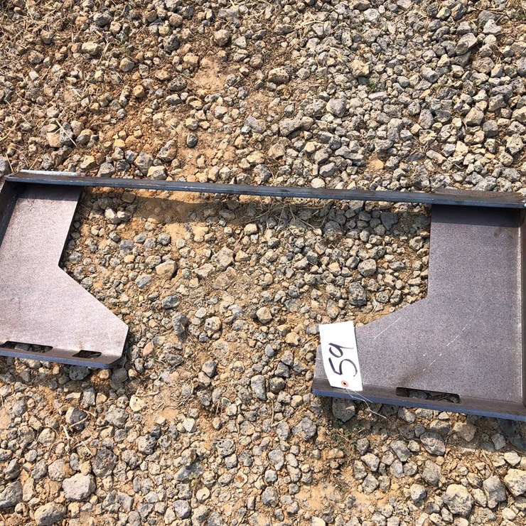 #59 • SKID STEER MOUNT PLATE
