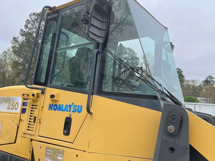 komatsu-wa250-image-20