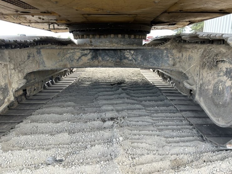 2017-caterpillar-320fl-image-26
