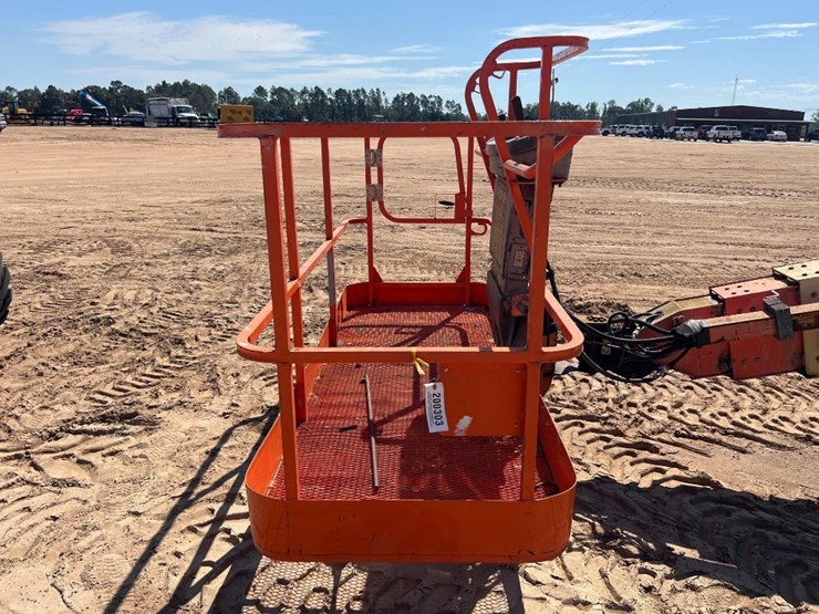 2007-jlg-600s-image-24