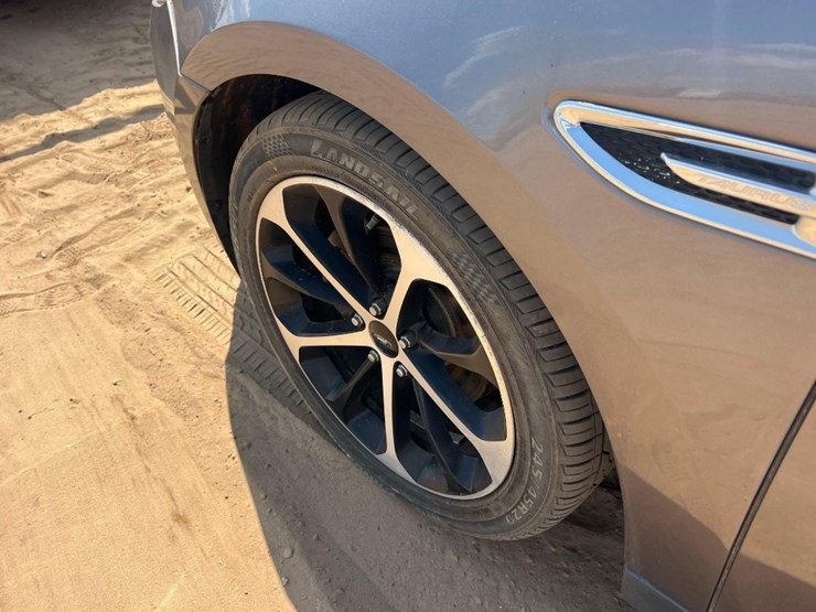2014-ford-taurus-sel-sedan-image-19