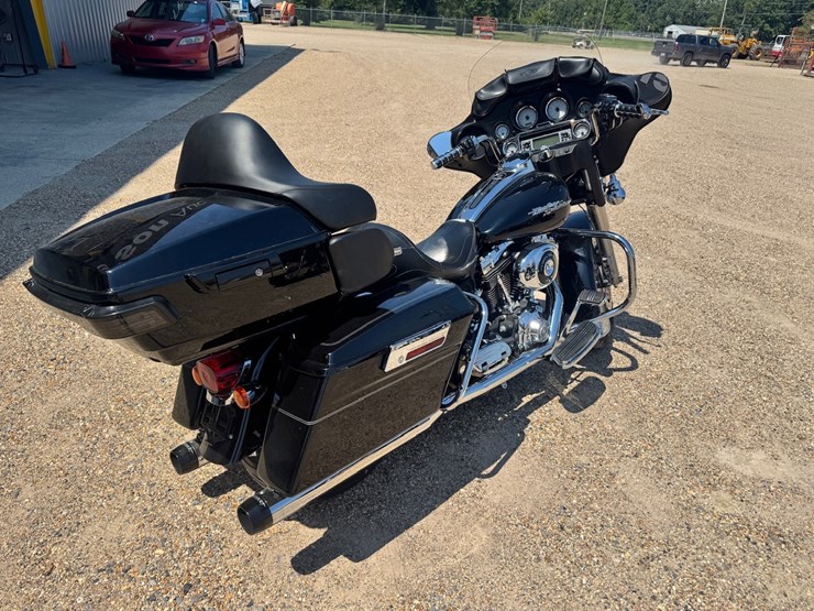 #112-•-2006-harley-street-glide-image-4